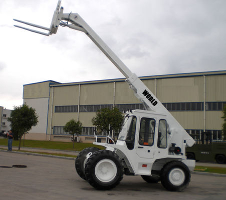 ジョイスティック制御を用いるエンジンによって動力を与えられるTelehandler