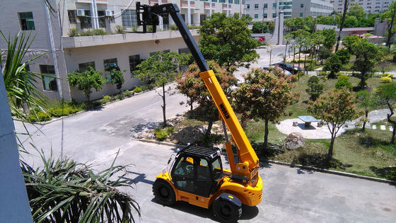 3T 4Tのディーゼル望遠鏡の扱う人のフォークリフト四輪ステアリング7m 14m Telehandler