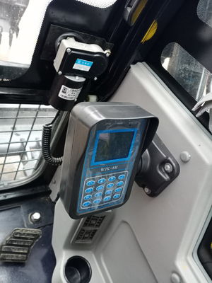 側ごとに上部ローラーを1本持つ掘削機 水力クローラー掘削機